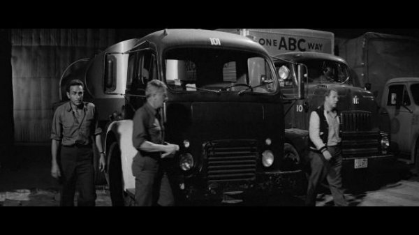 火车大劫案 Plunder.Road.1957.1080p.BluRay.x264-SADPANDA 6.56GB-5.png