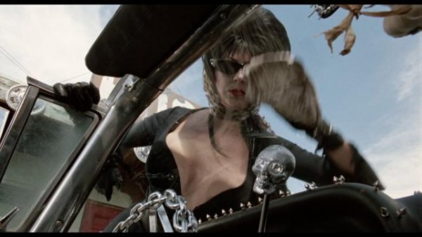 销魂天师/义胆游龙 Elvira.Mistress.of.the.Dark.1988.1080p.BluRay.REMUX.AVC.DTS-HD.MA.5.1-FGT 25.57GB-3.png