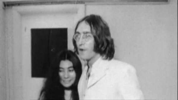 列侬在纽约/約翰藍儂:紐約城瞬間 LennonNYC.2010.1080p.BluRay.x264-aAF 7.94GB-3.png