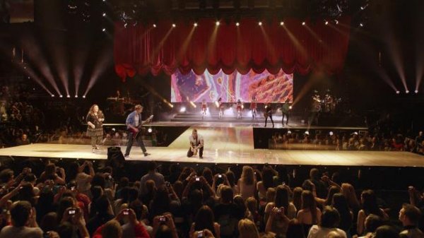 欢乐独唱团:3D演唱会 Glee.The.Concert.Movie.2011.1080p.BluRay.x264.DTS-FGT 6.11GB-5.png