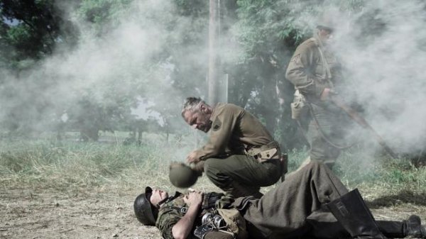 愤慨的阿登/毛子的奋起 Ardennes.Fury.2014.1080p.BluRay.x264.DTS-FGT 7.63GB-6.png