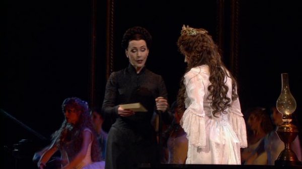 剧院魅影:25周年数念表演 The.Phantom.of.the.Opera.at.the.Royal.Albert.Hall.2011.1080p.BluRay.x264.DTS-FGT 19.56G-6.png
