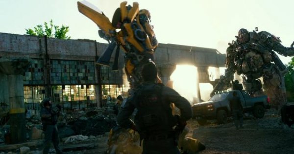 变形金刚5:最初的骑士/变形金刚:终极战士 Transformers.The.Last.Knight.2017.1080p.BluRay.x264.TrueHD.7.1.Atmos-HDChina 21.64GB-5.png