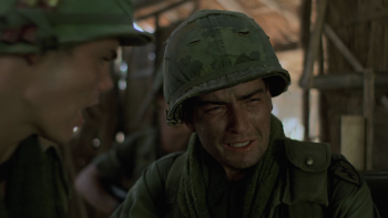 野战排 Platoon.1986.REMASTERED.1080p.Bluray.x264.DTS-HDMA.5.1-DTOne 11.40GB-7.png