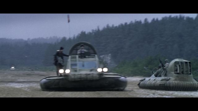 007之择日而亡 Die.Another.Day.2002.INTERNAL.2160p.WEB.H265-DEFLATE 16GB-3.jpg