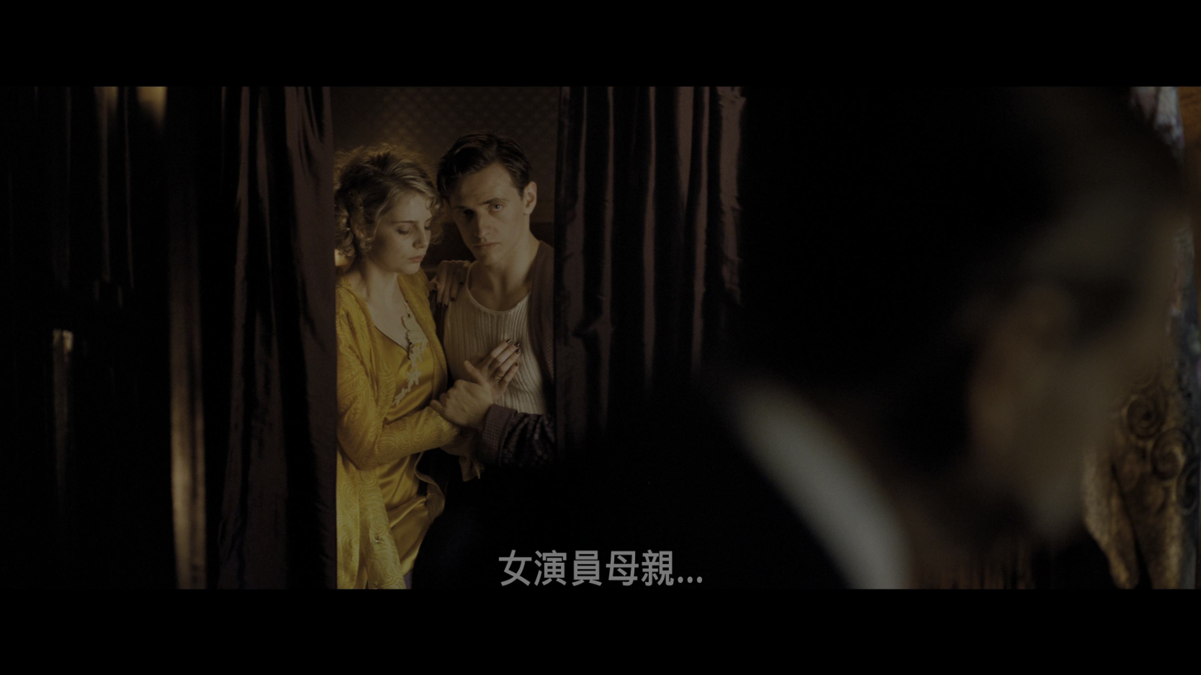 东方快车谋杀案 [4K UHD原盘中字 DIY国语+官译简繁+双语字幕].Murder.on.the.Orient.Express.2017.2160p.UHD.Blu-ray.HEVC.TrueHD.7.1-TAG 59.23GB-3.jpg